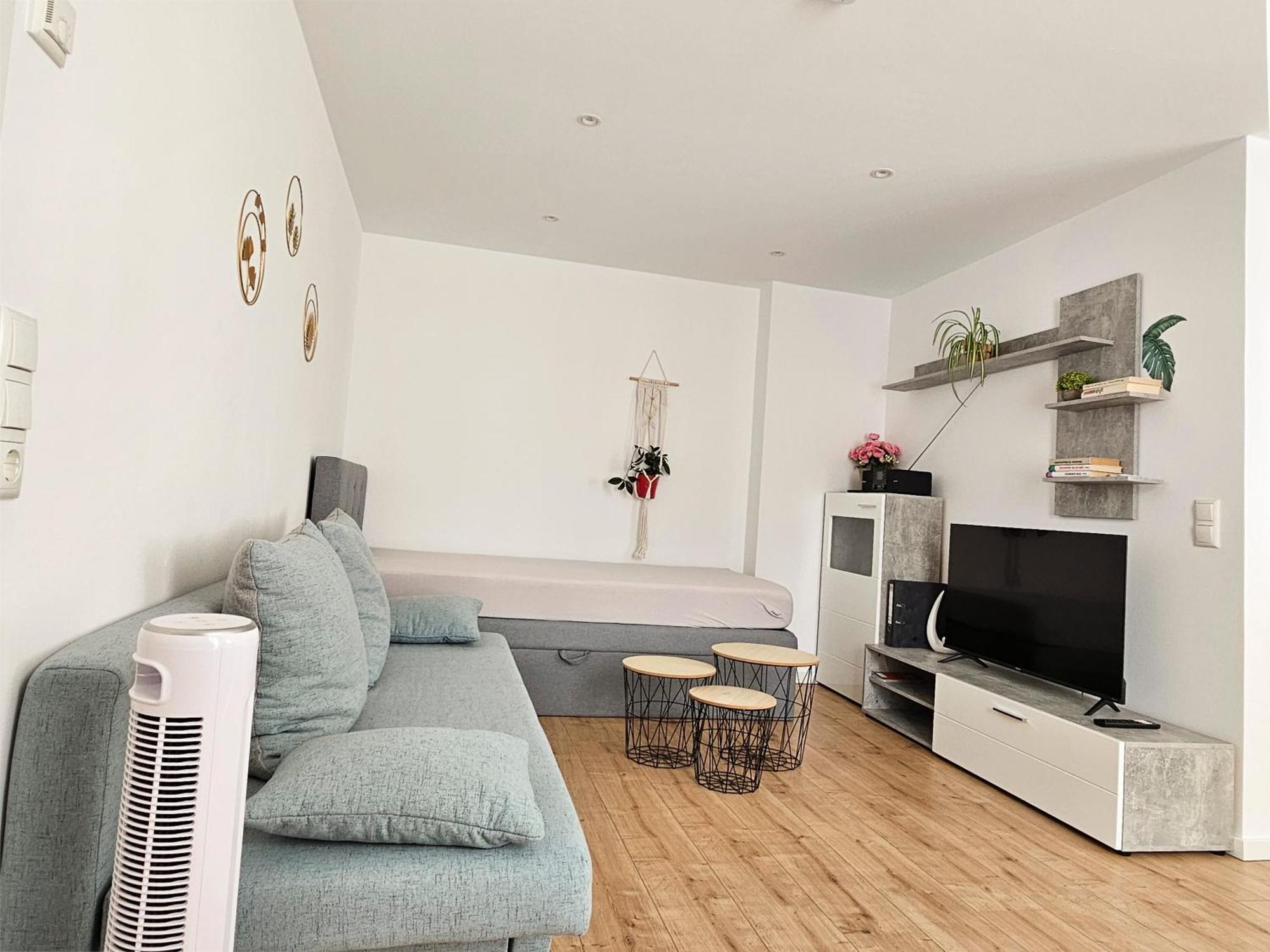 Schoene Ferienwohnung 54 M², Zentrumsnah, Kingbett Erfurt Exterior photo